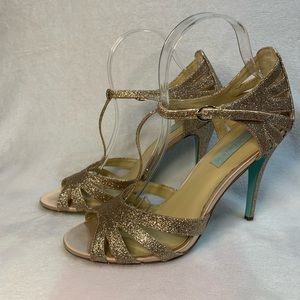 Betsy Johnson Rose Gold Pumps 9.5